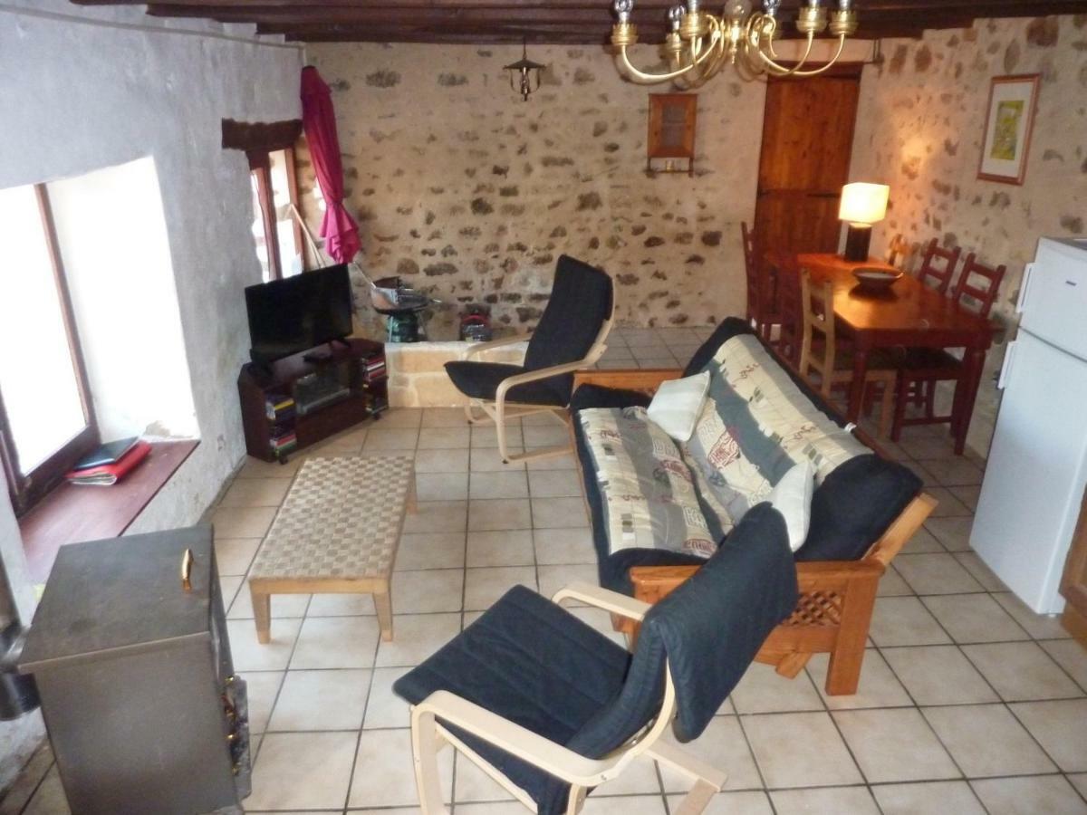La Metairie Apartment Parthenay Exterior photo